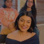 Sushmita Sen Instagram - Your wish is my command 😍😁🤗❤️💃🏻 I love you guys!!! #duggadugga #yourstruly ❤️🤗🌈