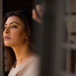 Sushmita Sen Instagram - Life has a way of teaching us the good and bad…And very often what starts off as a weakness overtime becomes a strength!!! 👊🤗❤️ In Aarya’s case, her family was what her enemies thought was her greatest weakness, but Aarya turned that #WeaknessIntoStrength ❤️ I invite you to share a moment/ time in your life where a weakness became something you channelised into a strength and today is a driving force behind your success and happiness!! 👍😊💃🏻 #shareshare 😇 I love you guys!!! #duggadugga #AaryaIsBack #AaryaSeason2 #10thdecember @disneyplushotstar 🌈💃🏻💋
