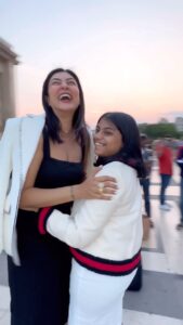 Sushmita Sen Instagram - #magicalalisah 😁💋 My Shona’s first trip to #parisfrance before she leaves to study abroad!!!😍🤗❤️💋 How time flies…I will forever cherish our dance!!! #foreverinlove #Maa #eiffeltower #Alisahbucketlist #traveldiaries #dancewithdestiny #duggadugga 💃🏻🤗❤️ I love you guys!!! #sharing #happiness 💃🏻💃🏻💃🏻💃🏻💃🏻