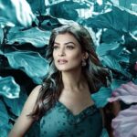 Sushmita Sen Instagram - To looking forward…to living a life of love & light…to sharing our blessings!!!😍🤗❤️🙏 Happpyyyyyy Diwali to you & all your loved ones!!!😇🌈💃🏻 To prosperous times ahead!!! #lightitup #duggadugga 😁💃🏻🥰 Alisah, @reneesen47 & #yourstruly 😍 I LOVE YOU GUYS!!!!❤️💃🏻❤️
