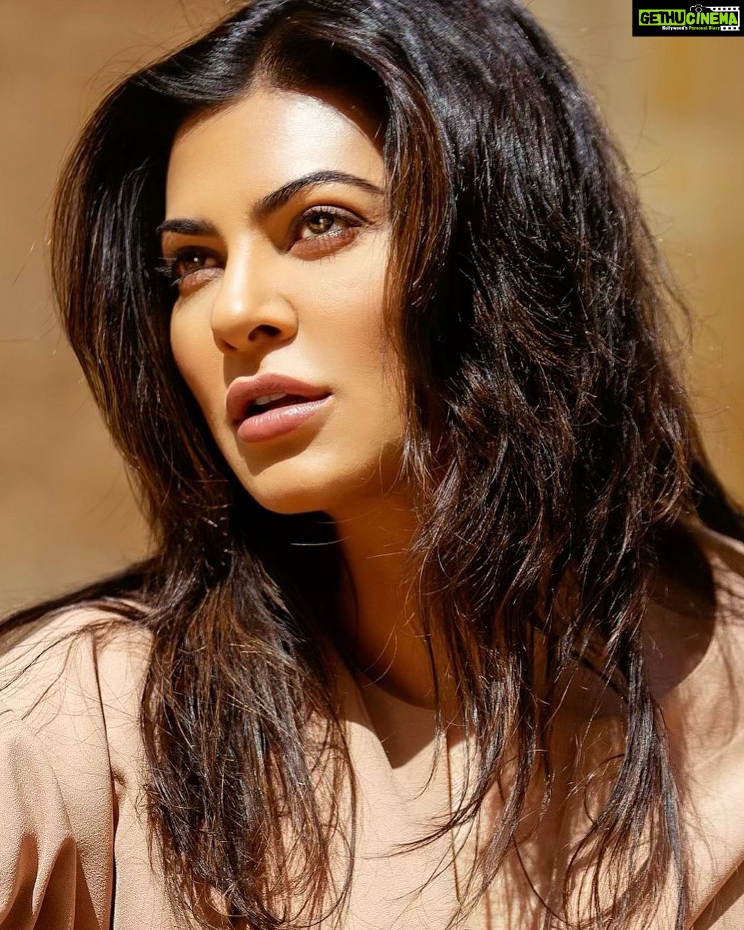 Sushmita Sen Instagram - #breakinginertia š When the body begins to fight with itself, itās time to #detox ā¦Inside & outā¦people & thingsā¦feelings & cluttered memoriesā¦detox it allā¦letting go of everything thatās outlived its purpose!!! Itās time to renew energyā¦rebuild immunityā¦embrace healing..and to return stronger!!! šš¤ā¤ļøš#workinprogress #sharing #mytruth #stateofmind #health #detoxingmylife šš #duggadugga ā¤ļø I LOVE YOU GUYS!!! šā¤ļøšš»