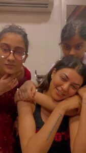 Sushmita Sen Instagram - “You’ve got a way with me” 🎵😁🤗❤️😍💃🏻 warmest feeling connecting with you guys always!!! An enchanting universe of love from Alisah, @reneesen47 & #yourstruly 😇❤️😁 I love you guys beyond!!! #nightnight #duggadugga 😀💃🏻🌈