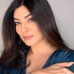 Sushmita Sen Instagram - #theknowingsmile 😉💋 You guys often ask me, if I have off days…of course I do!😊 Do I stay positive all the time? Nope, I don’t!!!😁 And even at 45, I still make big blunders in choices, feel deeply hurt, recognise the calculated coldness in being used and the disappointment of being lied to for it…No, none of it escapes me!🤗 What I’ve learned though, is that no matter how difficult it is, I must look at it as a karmic debt, hopefully repaid in full! As for the ones causing it, their karma has only just begun!!! 👍😊 #sharing #stateofmind #lifelessons #positivity #practice #acceptance #karma #faith #time 😇❤️🌈 I LOVE YOU GUYS BEYOND!!😍 #duggadugga #yourstruly