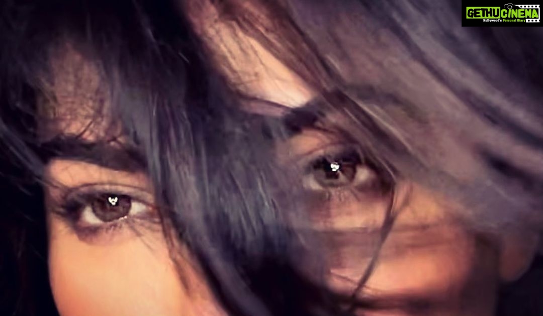 Sushmita Sen Instagram - She sees a storm coming...in the mirror!!! πβ€οΈ #Aarya #season2 π βyour wish is our commandβ π€ππ» I love you guys!!! Letβs do this @madhvaniram @officialrmfilms @disneyplushotstarvip #TeamAarya πππ #duggadugga π