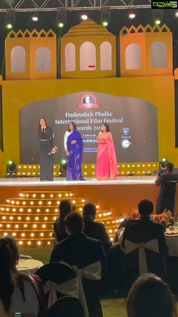 Sushmita Sen Instagram - #forevercherished #dadasahebphalkeaward #bestactress #Aarya πππ»π₯ βYour love is my greatest strength...and that makes everything possibleβ β€οΈ Congratulations @madhvaniram @amitamadhvani @vinraw @sandeipm @disneyplushotstarvip & my favourite #TeamAarya πππ₯ππ» I love you guys!!! #duggadugga πβ€οΈπ