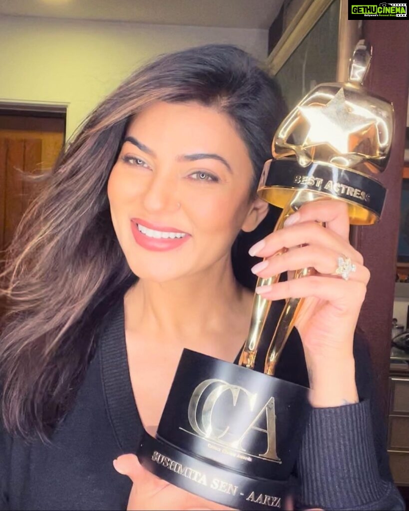 Sushmita Sen Instagram - 🥂💃🏻😁 “it’s raining Awards” 😀 Thank you @filmcriticsguild for this memorable Honour!! Oh the privilege of being called a ‘critically acclaimed Actor’ 👏#whistlewhistle 😉😀❤️ This performance made possible because of the dedication & hard work of EVERYONE at #TeamAarya 😇💋 Gratitude for believing in me Captain @madhvaniram @vinraw @sandeipm @disneyplushotstarvip 🤗🥂 Cheers to the BEST #fans & #wellwishers in the world!!! #mine 👊😀💋 I love you guys!! #duggadugga #CriticsChoiceAward2020 #BestActress #Aarya 😍🌈💃🏻