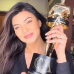 Sushmita Sen Instagram - 🥂💃🏻😁 “it’s raining Awards” 😀 Thank you @filmcriticsguild for this memorable Honour!! Oh the privilege of being called a ‘critically acclaimed Actor’ 👏#whistlewhistle 😉😀❤️ This performance made possible because of the dedication & hard work of EVERYONE at #TeamAarya 😇💋 Gratitude for believing in me Captain @madhvaniram @vinraw @sandeipm @disneyplushotstarvip 🤗🥂 Cheers to the BEST #fans & #wellwishers in the world!!! #mine 👊😀💋 I love you guys!! #duggadugga #CriticsChoiceAward2020 #BestActress #Aarya 😍🌈💃🏻