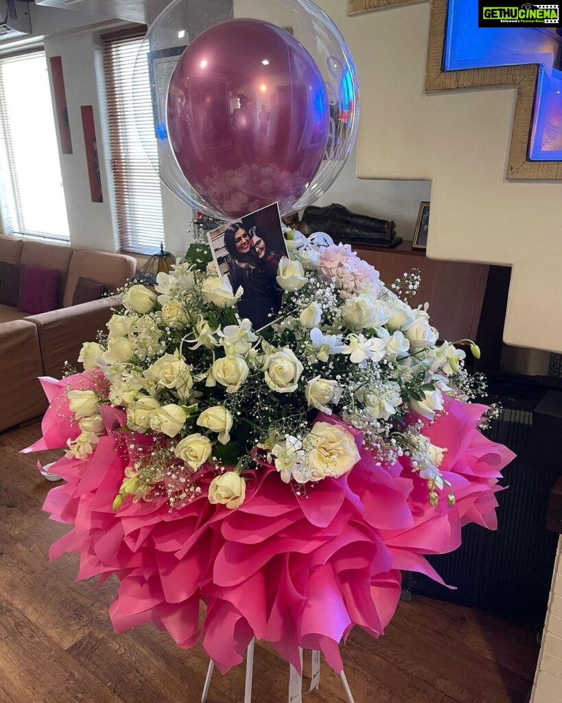 Sushmita Sen Instagram - How blessed I am to know a beautiful Angel @thefatimakhalid who ALWAYS find a way to bring a smile to our hearts!!!😍😇❤️💋 You made our day sweetheart, Alisah, Renee @rohmanshawl & I are all beyond thrilled reading your notes, admiring the flowers, adorning our gifts & relishing the sweets!!!😄👏💃🏻Yet, the ultimate gift is YOU!!! One we deeply cherish!!! Thank you Angel!!! I love you!!!❤️❤️❤️❤️🤗😍🌈 #blessed
