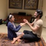 Sushmita Sen Instagram - #concentration 😄😍🤗💋 you know me...I gotta share a happy feeling!!😁💃🏻 Love how magically contagious it is!!😇 Rohmance @rohmanshawl with the love of my life Alisah #perrfect 😍❤️💋 #sharing #happiness #simplicity #love #laughter #us 🤗 I love you guys!! #duggadugga