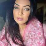 Sushmita Sen Instagram - #mystic ❤️ #northeast #culture #love #belonging @robertnaoremstudio 🤗😍 #yourstruly I love you guys!!! 😁💃🏻🌈