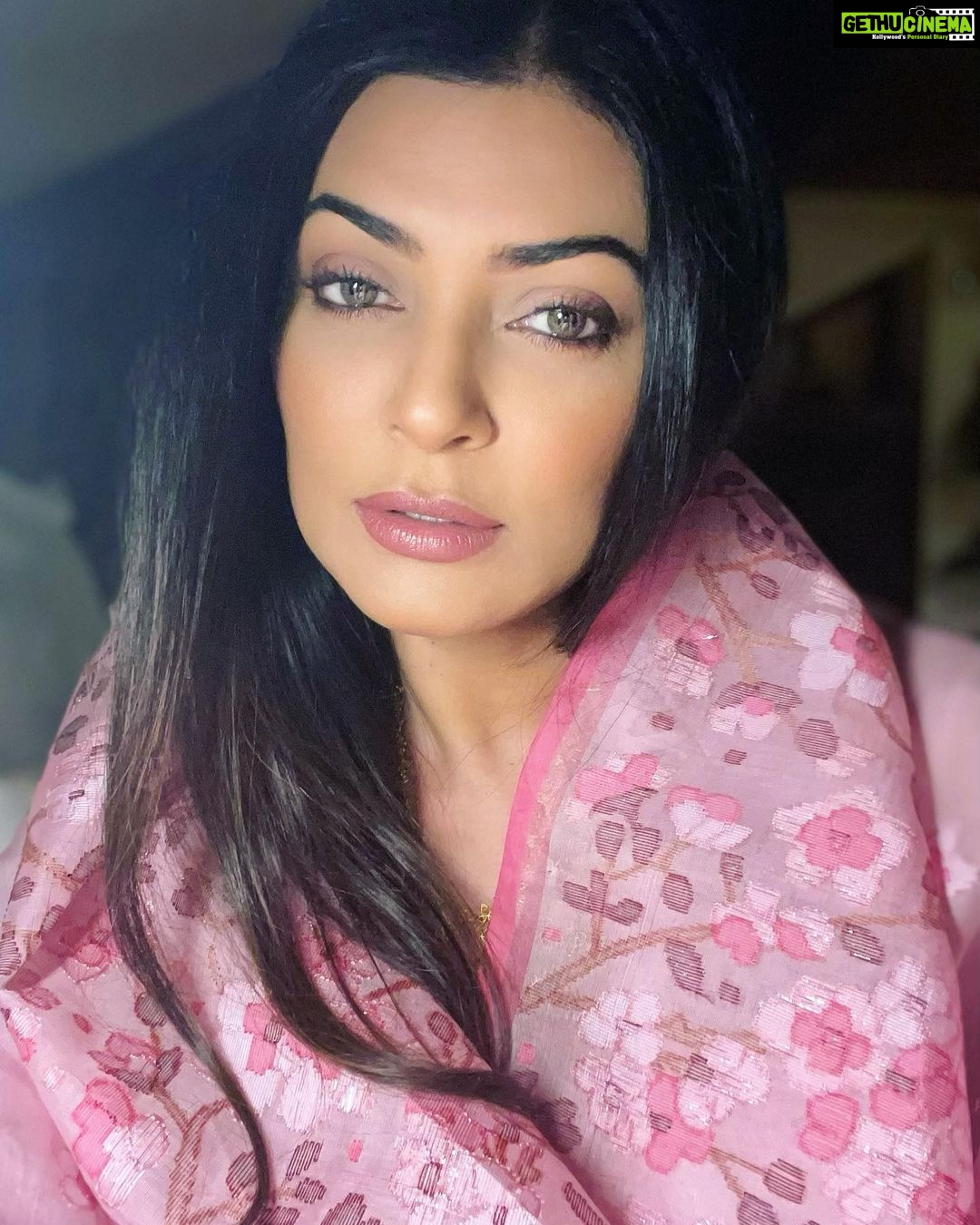 Sushmita Sen Instagram - #mystic ❤️ #northeast #culture #love #belonging @robertnaoremstudio 🤗😍 #yourstruly I love you guys!!! 😁💃🏻🌈