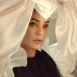 Sushmita Sen Instagram - #somethingaboutit 💋#lookwithin #gowithout 😉I love you guys!!! 😁💃🏻❤️