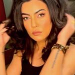 Sushmita Sen Instagram - #screengrabs from today’s look test!! Something about it!!!😉😍❤️ #sharing #thegaze #workmode #yourstruly 💋 I love you guys!!! #duggadugga ❤️💃🏻🎶