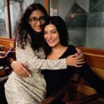 Sushmita Sen Instagram - Happpyyyyyy Birthday My First Love!!!😍❤️💋💃🏻🎶😁🤩 Today my baby turns as old as I was, when I had her!!!❤️ I look on with great love & pride as she grows into this incredible person…one I can still hear saying “you are my destiny” 🤗❤️💋 We love you Shona @reneesen47 🥰 Here’s to your happiness always!!! #duggadugga #Alisah #Maa #partytime 😄💃🏻🎶
