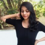 Suza Kumar Instagram – 🖤🤍🖤
.
#breathe #liveinthemoment #smile #heal #livelovelaugh #onelife ✨