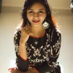 Suza Kumar Instagram - Wishing u all a beautiful Deepavali ✨😊😘filled with love ,light and happines ♥️😍😁 . have a safe and colourful Deepavali ✨💫💥 . #happydiwali #festivaloflights #familylove #stayblessed #staysafe #happiness 💕✨💫