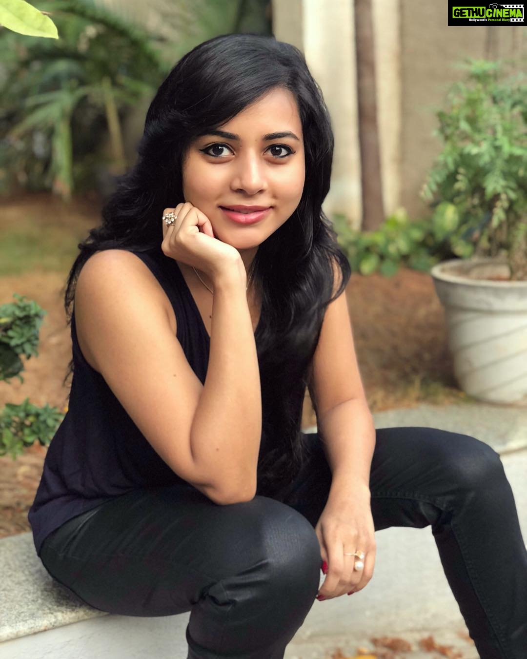 Suza Kumar Instagram - U smile,I smile βΊοΈπ§‘ The most happiest and easiest thing u can do from ur heart β₯οΈ #smile π . #happysoul #usmileismile #spreadlove #livelovelaugh β¨π§π»ββοΈ
