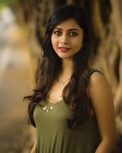 Suza Kumar Instagram - When life gives you hundred reasons to cry,show life that u have a thousand  reasons to smile 😊 ♥️✨
.
#wanderlust #happysoul #spreadlove #lifeisbeautiful #fighter #nevergiveuponyourdreams ✨😊🧡