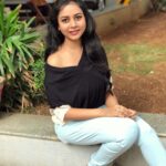 Suza Kumar Instagram – When u have the ability to ignore the negative vibes around u ,happiness with positive vibes stays within u ♥️✨🤗
.
#goodvibesonly #embraceyourself #littlethingsinlife #spreadlove #happiness ✨🧚🏻‍♀️☺️