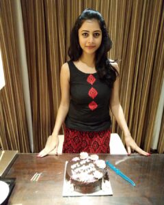 Suza Kumar Instagram - Starting my b’day with so much of positivity and happiness 👸🏻♥️😊
Grateful for this life 🧡
Thank you for all the love 🌸😘💗
.
#birthdaygirl #blessed #onelife #septemberbaby #livethelifeyoulove #happiness 
#thankyouforthelove ♥️