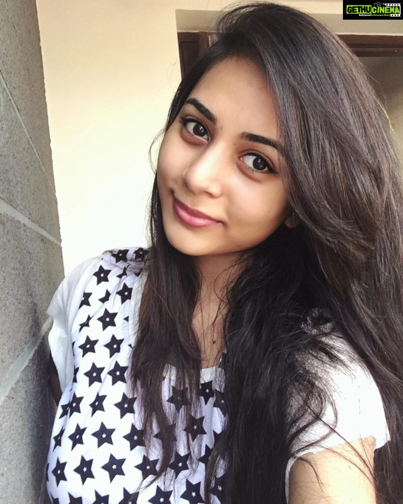 Suza Kumar Instagram - Selfie 🤳 coz Itz been long 🤷🏻‍♀️😝🧡 . #happygirlsaretheprettiest #onelife #livethelifeyoulove #livelovelaugh ✨🧡😊