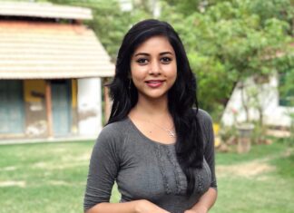 Suza Kumar Instagram - Let smile and happiness be the only strong thing that remain within us above all the battles 😊🧚🏼‍♀️🧡 . #happinessisachoice #onelife #livethelifeyoulove #holdontohope #positivevibes #livelovelaugh ✨❤️☺️