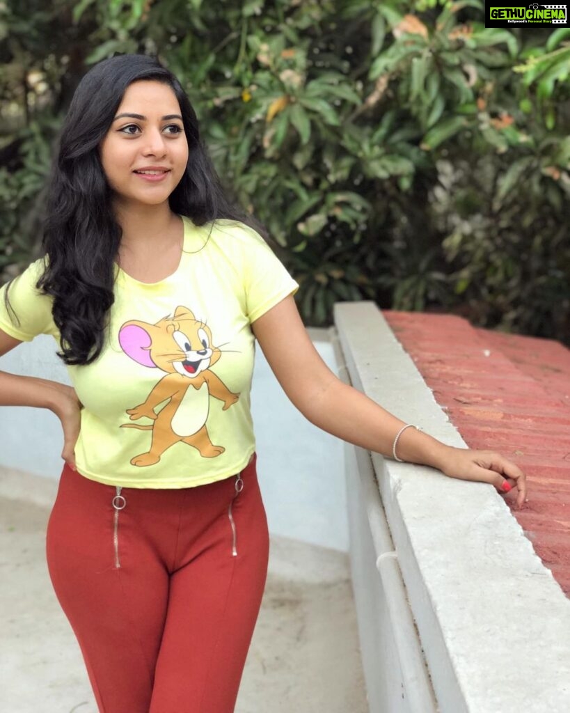 Suza Kumar Instagram - When ur an ardent Tom and Jerry fan and u like Jerry a bit more 🥰🙈❤ . Posting a picture after so long 🐼❣ . #tomandjerry #happiness #littlethings #livelovelaugh #positivevibes #spreadlove ✨