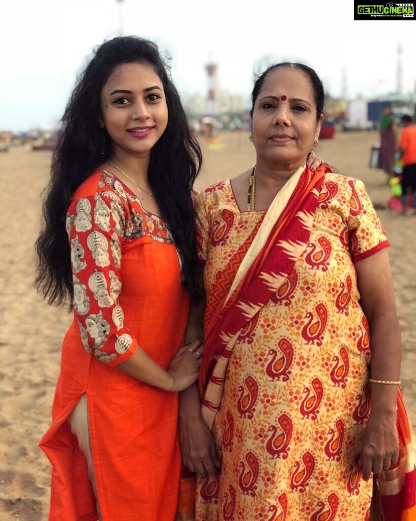 Suza Kumar Instagram - Happy birthday Amma ♥️😘🧚🏼‍♀️🎉 Everything I am now ,still holding on without falling apart its all coz of ur love and presence that made me believe in myself 🙏🏼🧡👩‍👧 Thank u for everything u hve made me now ♥️😊 Forever in debt and love 🧡☺️😘✨ Stay happy and blessed that’s all I wish god 💫☃️👼🏼💗 . #mommysgirl #momsbirthday #myworld #mylifeline #blessed #lovelife ✨♥️☺️🧚🏼‍♀️