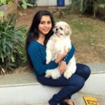 Suza Kumar Instagram - Vicky and maya Baby I miss them so much ♥️ never been away from these both for this long 💔 (swipe Right ) . . These two are my major reason of my happiness and my smile. At times the days when I really wanted Sumone beside me ,these two been ther for me ♥️ (not joking )🙃 . u don’t need words to console Sumone .u just need Sumone right ther in presence who is ther for u rather than just in words .words matter nothing than a simple silence being beside u holding when u need them 🧡 🤗 . Not at all joking these two are my major life changing therapy I ever had ☺️✨ If I ever did something Gud for myself, is having them both fighting my mom 🙈 (now eventually my mom priority is vicky more than me ) 🤦🏼‍♀️🤷🏼‍♀️ . Just can’t wait to go back home and fight with them crazy and those hugs 🤗 ⛄️🧡that heals me whatever I’m going through 🧚🏼‍♀️✨ . #myhappiness #petsarefamily #truelove #myblessing #littlethingsinlife #lifeisbeautiful #livelovelaugh ✨♥️🧚🏼‍♀️☺️