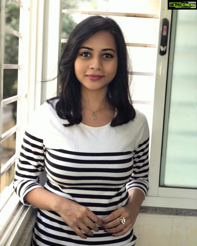 Suza Kumar Instagram - Chop chop 💇🏻‍♀ Short hair ♥ . I always wanted to try short hair but my parents told me a big NO,and I became more and more curious to try it out lol 🤷🏻‍♀ So I just went to have a normal trim but then I ended up going short for this year to give it a change for me and my life 😆🤪🤣 . Not sure if I like it or not but I’m happy that finally I get to do it nd break my fear of it ☺🥰🧡 . #shorthair #chopchop #latepost #trysomethingdifferent #livethelifeyoulove #shineon ✨😊❤