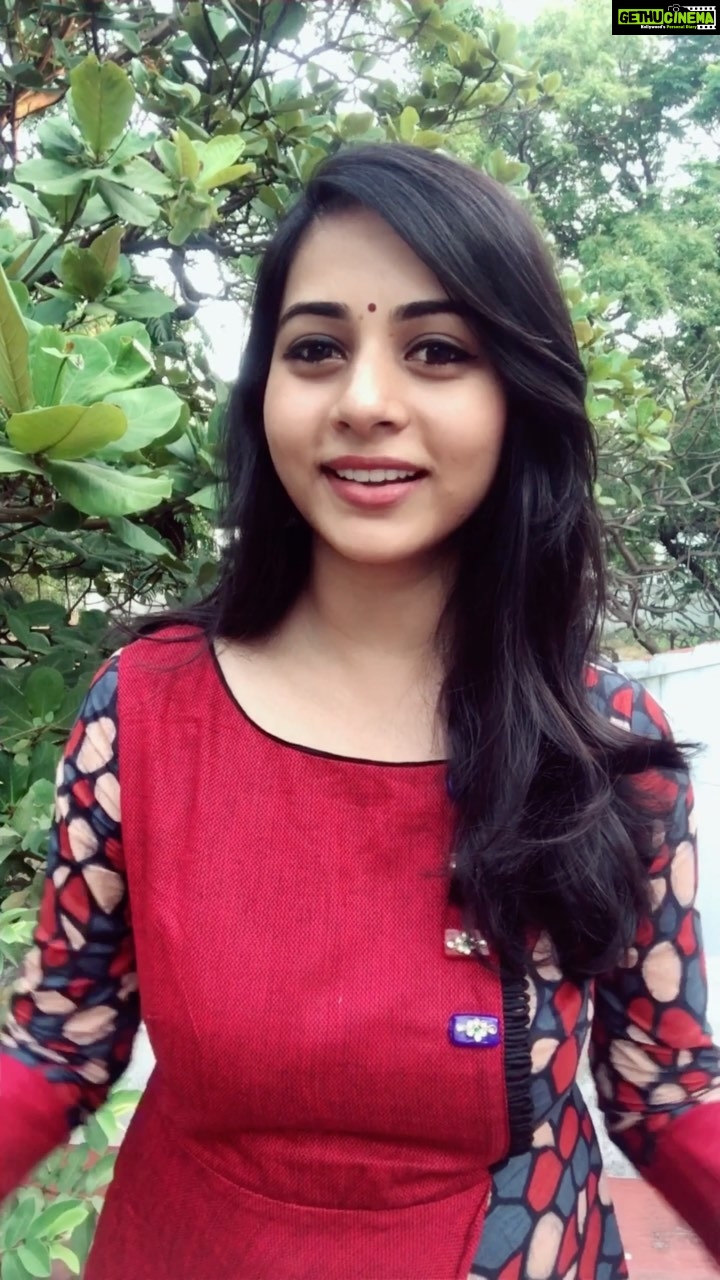Suza Kumar Instagram - இனிய தமிழ் புத்தாண்டு நல்வாழ்த்துக்கள் ❤️ . Hey guys ❤️ Coming back here after a two long years break 🧡🐣 So happy to be back here finally 🙈😊 My last post was abt coming back strong and healing ❤️🩹 but never thought the process would be this hard and it took me so long to be back here 🥺✨ . Adding up to everything We all went through a tough time with covid,lockdown nd it pushed us into a dark space struggling to be positive and fighting with our own thoughts and to be frank it hit me bit hard !! But I never wanted to give up,so I kept fighting hard to push myself to be stronger and a better version 🧡 . So finally here Iam hopefully a better version of me more positive and Defn a stronger version 💁🏼♀️💪🏻 And still the same girl who has lots of love to offer 🥰 because that’s all this life is all about ❣️ LIVE 🧡 LOVE ❤️ Laugh 💗peace ✌🏼❤️🩹 . I hope to be more active here and will try my best to put that little smile on ur face as much as I can 🥰😘 . I hope u guys show me the same love and support as always u have given me in my lows 🤍💗 . Don’t give up on this life Itz one life and this too shall pass ❤️🩹 Idhuvum kadandhu pogum ❤️🩹❤️🧡🤎🖤🖤