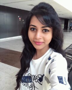 Suza Kumar Instagram - SINGAPORE 🇸🇬 ✈️♥️ Few days away from the heat 🌞💛
Back to 2nd home 😍☺️
.
#singapore #summervibes #happygirlsaretheprettiest #wanderlust ✨💫🧡🧚🏼‍♀️