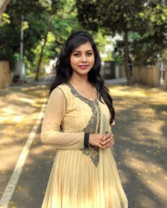 Suza Kumar Instagram - இனிய தமிழ் புத்தாண்டு வாழ்த்துகள் !!!😊🙏🏼♥️✨
.
#tamilnewyear #goodvibes #livethelifeyoulove #livelovelaugh ✨🧚🏼‍♀️☺️🧡