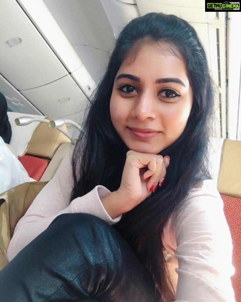 Suza Kumar Instagram - SINGAPORE 🇸🇬♥️✈️☺️ After a long time travelling with my mom and Dad 💗💃🏽😍 #traveldiaries #singapore #shorttrip #livethelifeyoulove #lovethelittlethings #happygirlsaretheprettiest 🧡😊✨