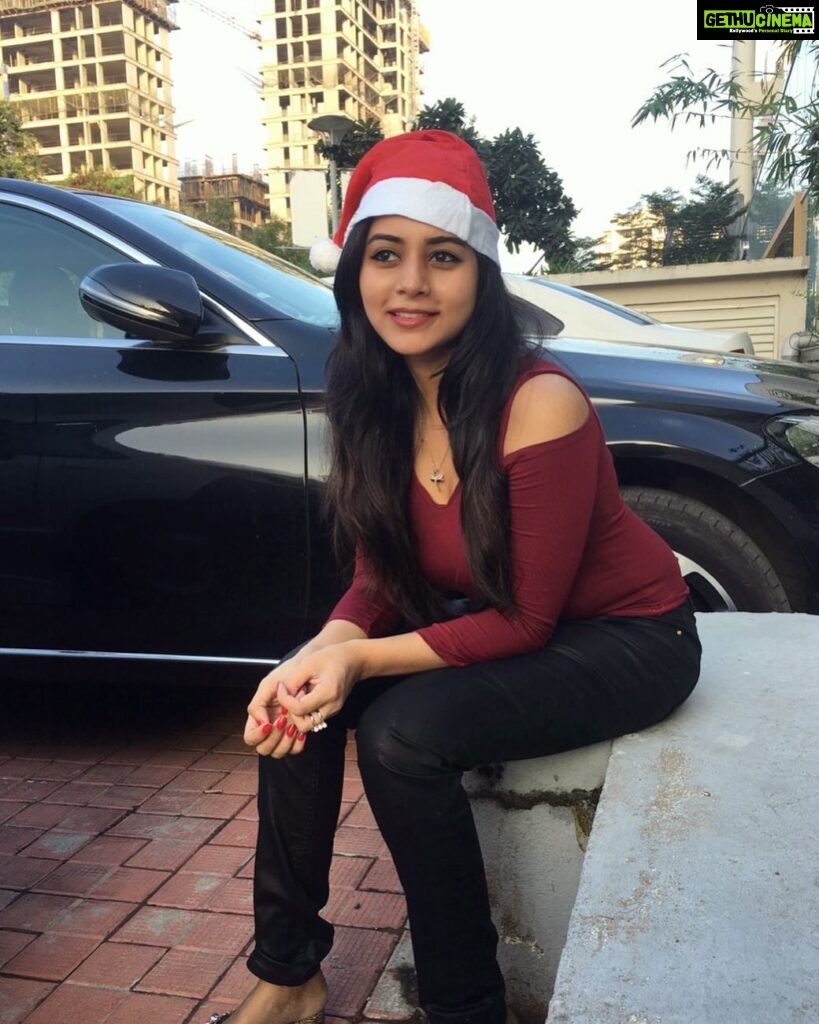 Suza Kumar Instagram - When Christmas🎄vibes strikes u 😍😝💁🏼‍♀️♥️ Let’s start to hope and dream a lot 🧡🧚🏼‍♀️ #christmasvibes #gudvibes #lifeisbeautiful #livethelifeyoulove #happysoul 🧚🏼‍♀️💗✨😊