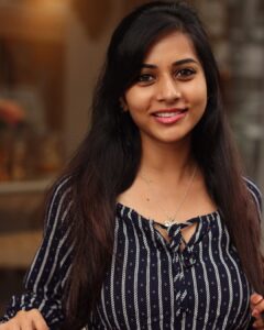 Suza Kumar Instagram - Happiness ♥️❣️
When you are happy you light up the world with u,find happiness within yourself 🧡☺️
#happiness #onelifetolive #livethelifeyoulove #lifeisbeautiful #treasureeverymoment 💗😘😊✨💫