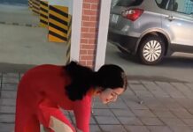 Suza Kumar Instagram - Thought to post this self damaging video of mine throw back to last Deepavali 💥🐣🙈 Some memories will remain spl no matter what ♥️ i love flower pots among all other fire crackers considering bit safe 😂 I’m not too afraid for it but u guys got to knw that the previous one bursted out so got too scared in this ! That’s the effect in this video 🐒 Naan konjam dhariyamana ponnu moment 😂🥲🤦🏼‍♀️😆😝 Just a video for u all from my side to laugh a bit 🥰 . Hope u all have a safe happy Deepavali ♥️ 🪔 ✨ . #deepavali #festivalvibes #festivaloflights #hope #littlethings #throwback #happiness #happydiwali #onelifeliveit ✨💋😌