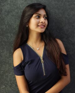 Suza Kumar Instagram - Enjoy the little things ✨and let life surprise u in itz own way 💁🏼👸🏼 #enjoythelittlethings 💫#lifeisbeautiful #livelifetothefullest #happymorning 😊❤️💫☀️