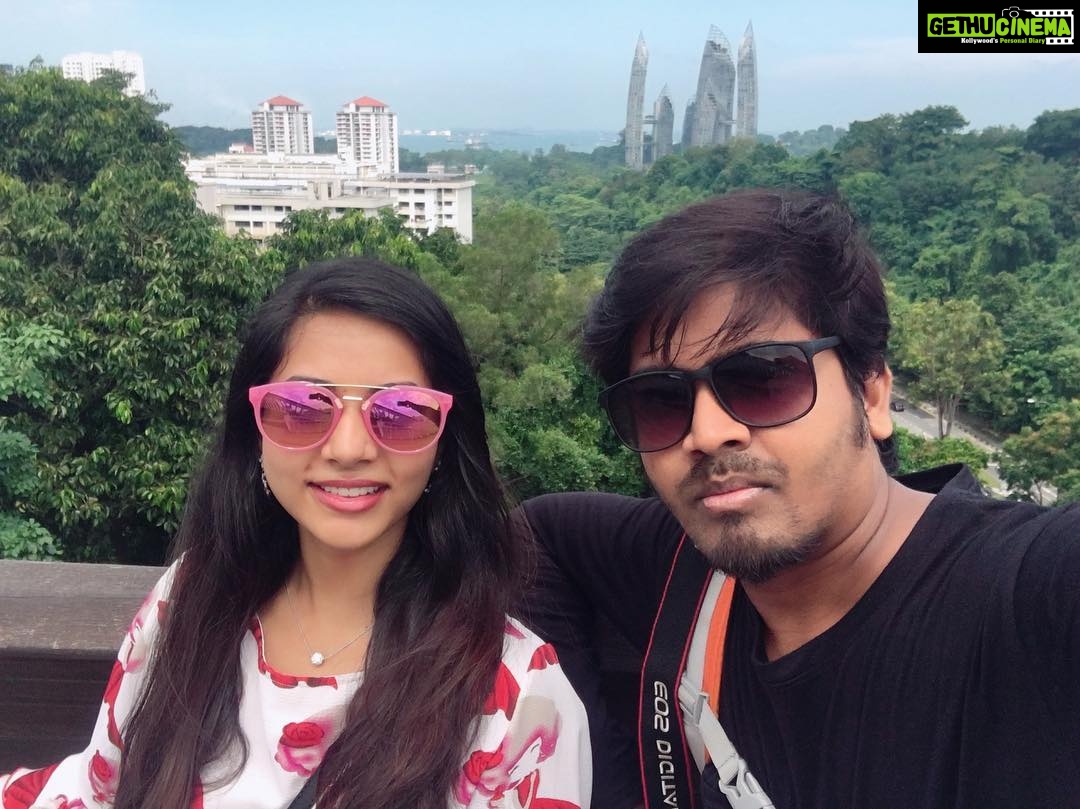 Suza Kumar Instagram - One hell of a crazy fun days with this legend πthe moment wen ur trip changes from πto ππ ..thank u vasanth fr making this trip one memorable one βΊοΈπ uyir edhukum nanban πππ #besttripever #singaporediaries #livelovelaugh #bestfriendgoals #happiness πβ¨ Singapore