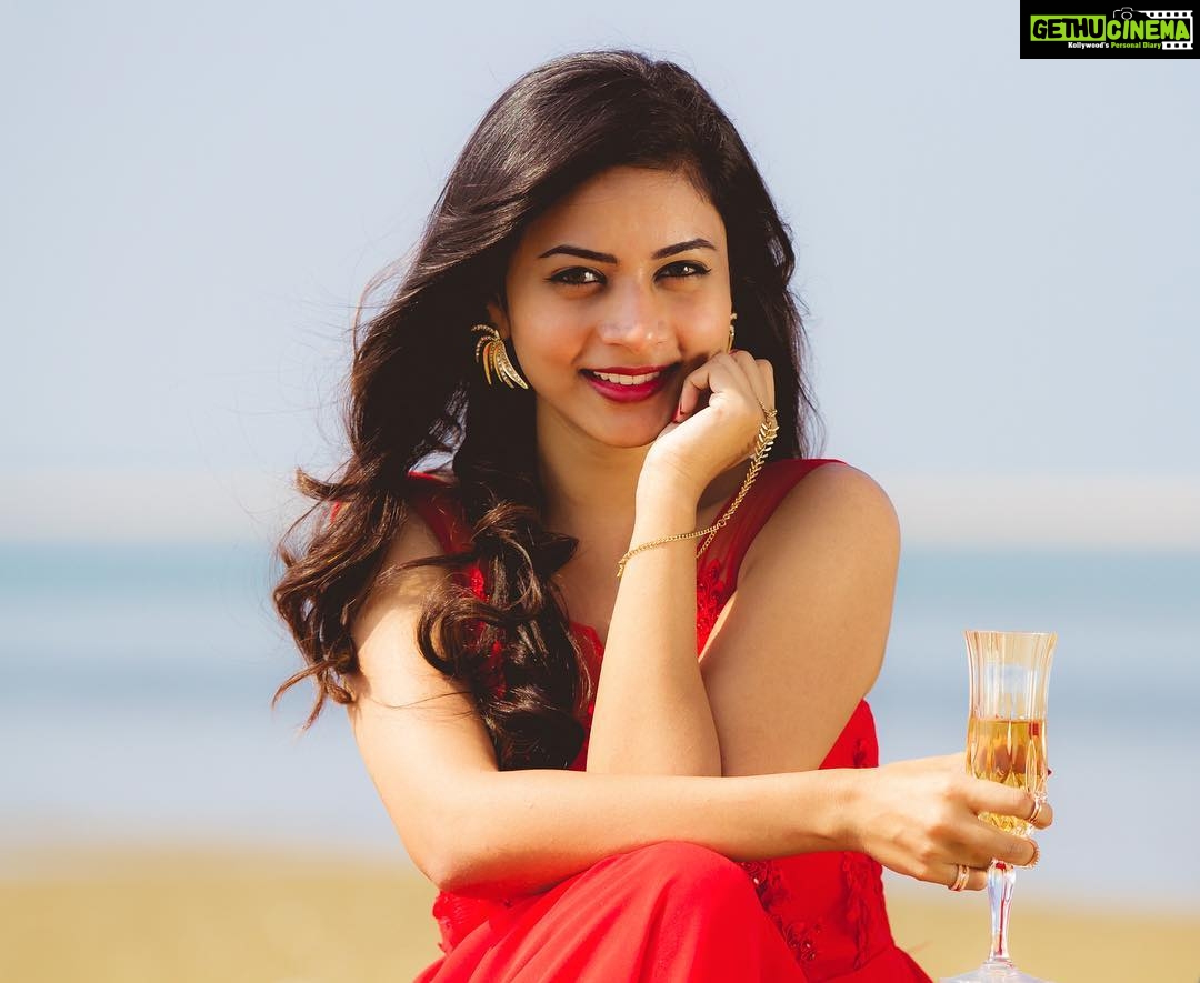 Suza Kumar Instagram - Another fav shot from my spl #valentines series 💗#suzakumar #loveislove #stayhappy my #instafamily 😘😍