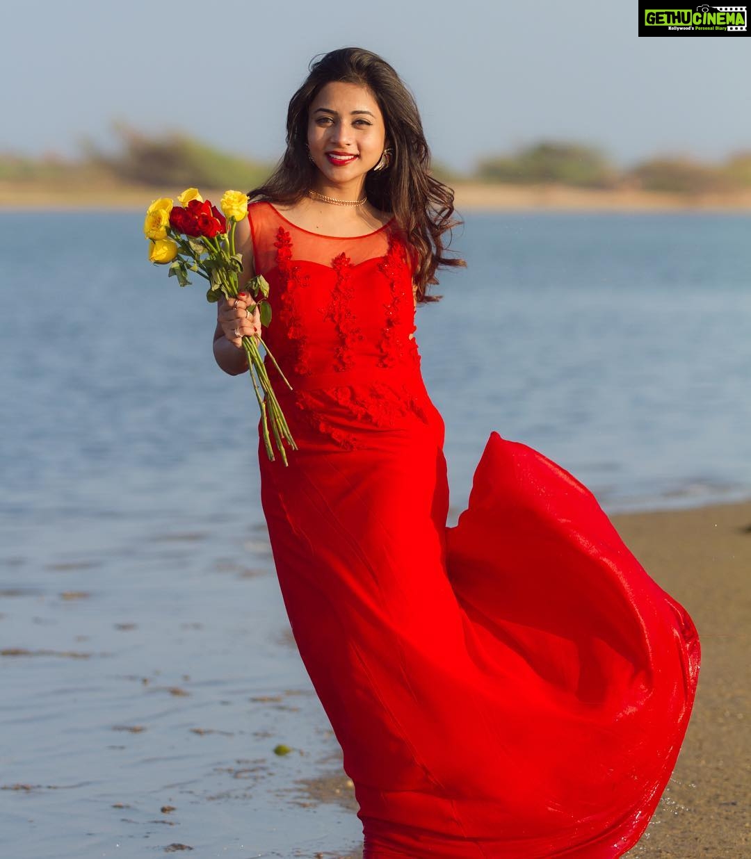 Suza Kumar Instagram - #love and #happiness together ❤fav shot 🙈😍 #valentinesday spl 💗 P.c - @lokesh_damodaran ✨