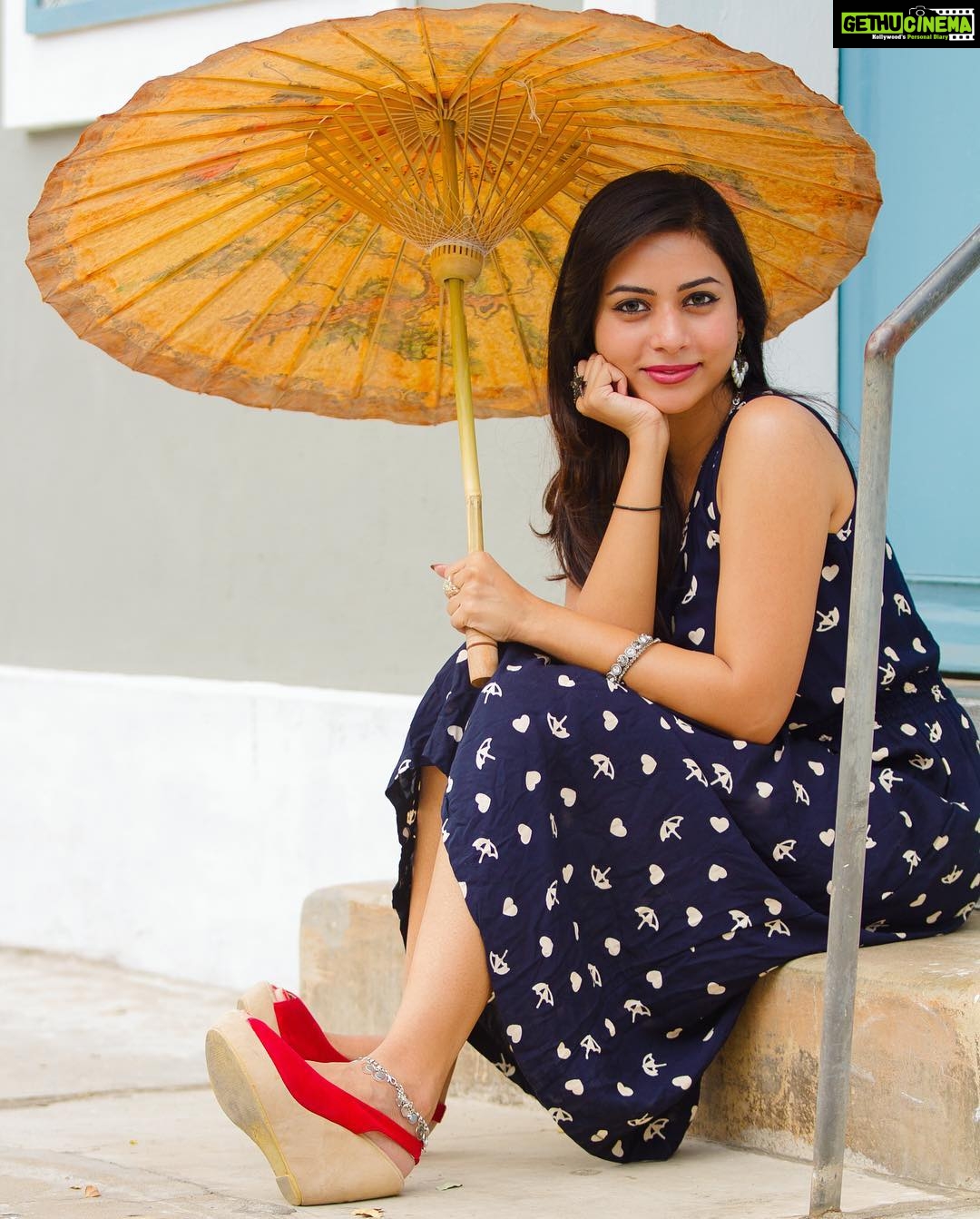 Suza Kumar Instagram - Whatever makes u feel bad,leave it 😬🙅🏼.whatever makes u smile keep it ❤😍😊 #ichoosetobehappy #lovelife #onelifetolive #happiness 💖