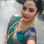 Suza Kumar Instagram - Bridal make over shoot for #vivaaha 😍new me with totally different bridal look 🙈can't wait fr those pics 😁💋#bridalmakeup #photoshoot #sareelove #happiness 💗✨