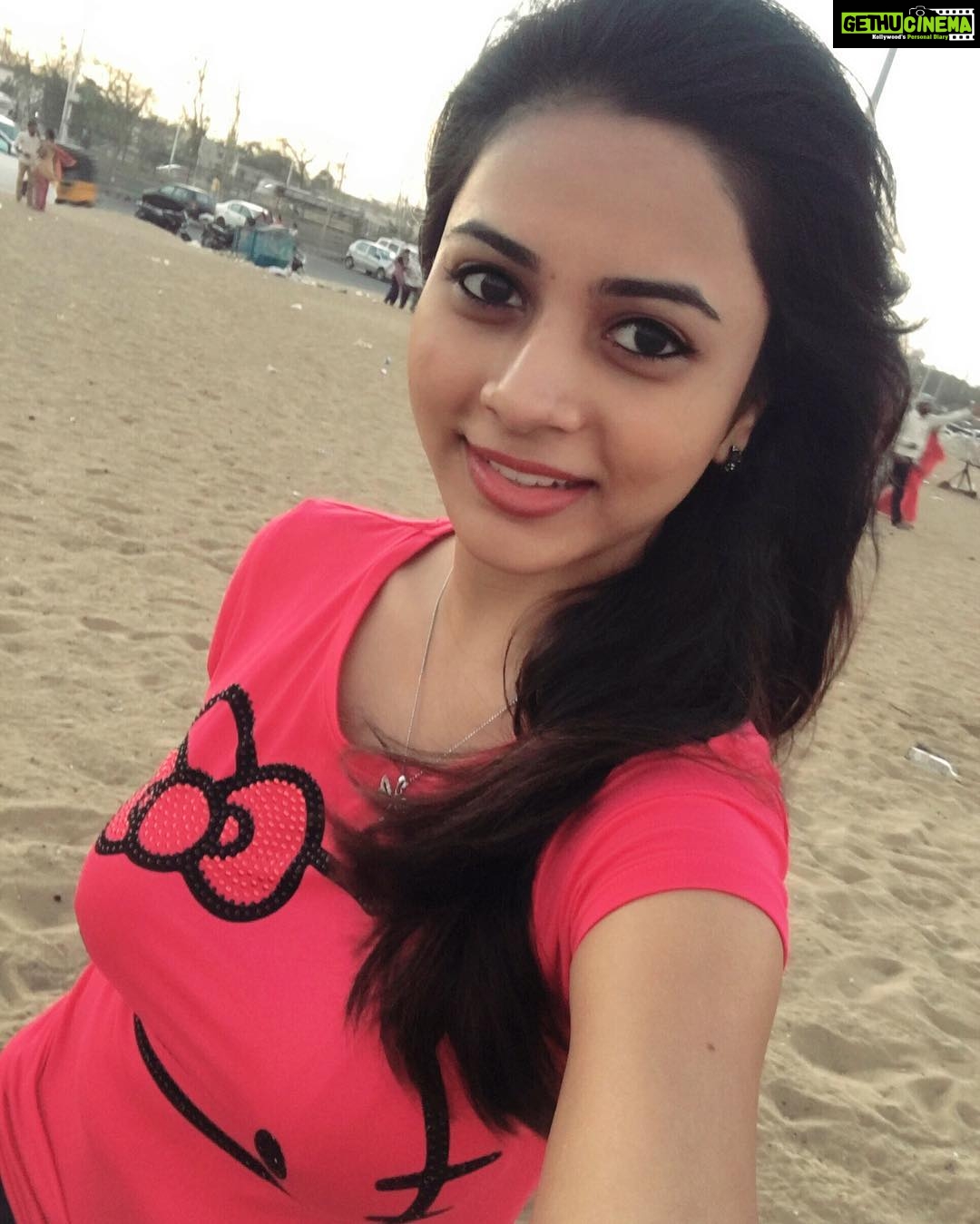 Suza Kumar Instagram - Those waves π and the breeze π»never ending beach love π #beachfun #withmom #chennai #lovelife π