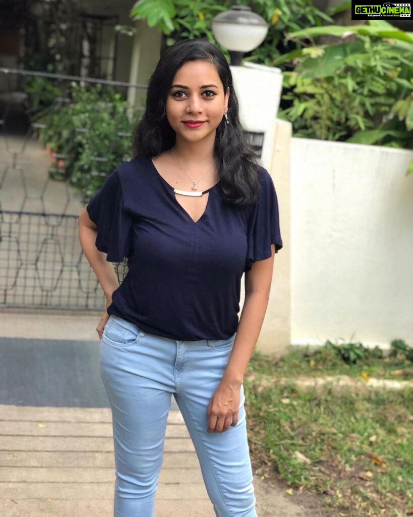 Suza Kumar Instagram - SEPTEMBER 🌸 🌺 My fav month of the year ❤️ . obviously everyone’s fav month is their b’day month 😆 nd September is extra spl not only coz Itz my b’day month but also Itz a month for me which is full of Positivity Happiness Excitement Surprises and so so on and with full of happy happy good vibes 🥰❤️ . No other month can give me this kind of feeling every year ! How much ever low or down I feel ,this month always never fail to put a smile on my face so Itz a extra spl month every year for me ☺️😍🌸💗 . So what’s ur fav month and why ? 😋 . #septemberbaby #birthdaymonth #september16 #specialmonth #onlygoodvibes #happiness #love #peace #lovelife ✨❤️🌸