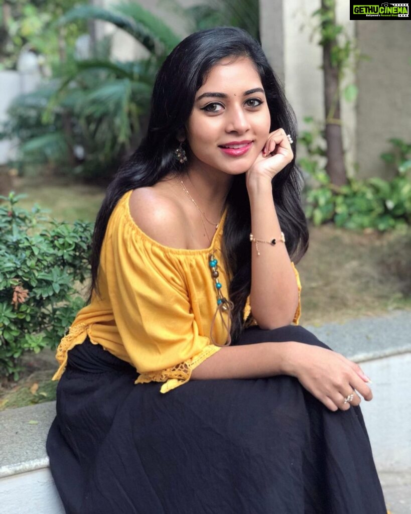 Suza Kumar Instagram - Happy Friendship Day ✨❤ to all those beautiful souls who never give up on ur friend when they need you ♥ . . Much love to those beautiful souls who never let them down for anything and have always had their back ✨💗🥰 . #friendshipday #trust #belief #peace #keepgoing #yourstrong #truefriendshipneverends #livethelifeyoulove ✨♥