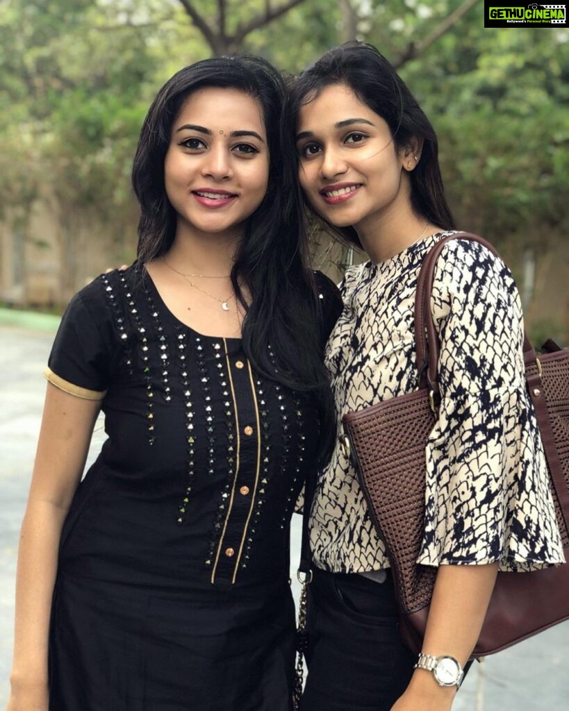 Suza Kumar Instagram - Happy birthday my prettiest Nila ♥👸🏻🌛🎉🎊 I hope ur having a wonderful day and I miss u ..🐒 I wish you get all the love happiness and all that u wish for (including me 😂) be blessed 😇 . Stay happy and can’t wait to see u soon 😘 I want periya weightana treat 😒😋☺ . #birthdaygirl #bestfriends #myprettygirl #beblessed #friendslikesisters #livelovelaugh 🧚🏻‍♀✨❤