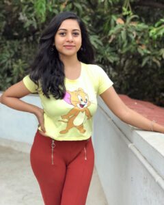 Suza Kumar Instagram - When ur an ardent Tom and Jerry fan and u like Jerry a bit more 🥰🙈❤️
.
Posting a picture after so long 🐼❣️
.
#tomandjerry #happiness #littlethings #livelovelaugh #positivevibes #spreadlove ✨
