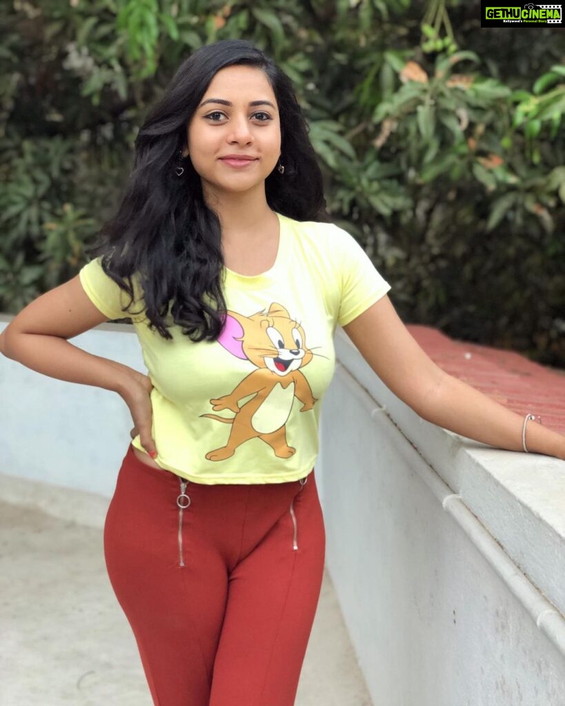 Suza Kumar Instagram - When ur an ardent Tom and Jerry fan and u like Jerry a bit more 🥰🙈❤ . Posting a picture after so long 🐼❣ . #tomandjerry #happiness #littlethings #livelovelaugh #positivevibes #spreadlove ✨
