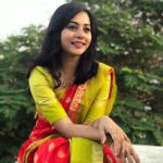 Suza Kumar Instagram - Wishing u all a beautiful Deepavali ✨😊❤️ . . Let only the happiness ,good vibes and positive energy flow around u and never let that smile go away from yu ♥️ Stay safe and have fun like the old times we do 😆☺️ . . have a safe and colourful Deepavali ✨💫💥 . #happydiwali #festivaloflights #deepavali #familylove #stayblessed #staysafe #happiness 💕✨💫